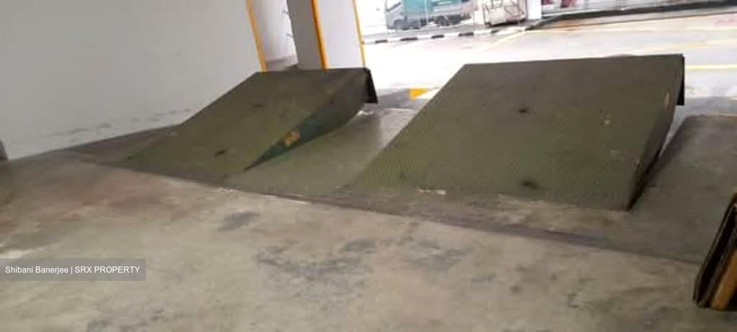 Guan Hua Warehouse Building (D13), Factory #570015131